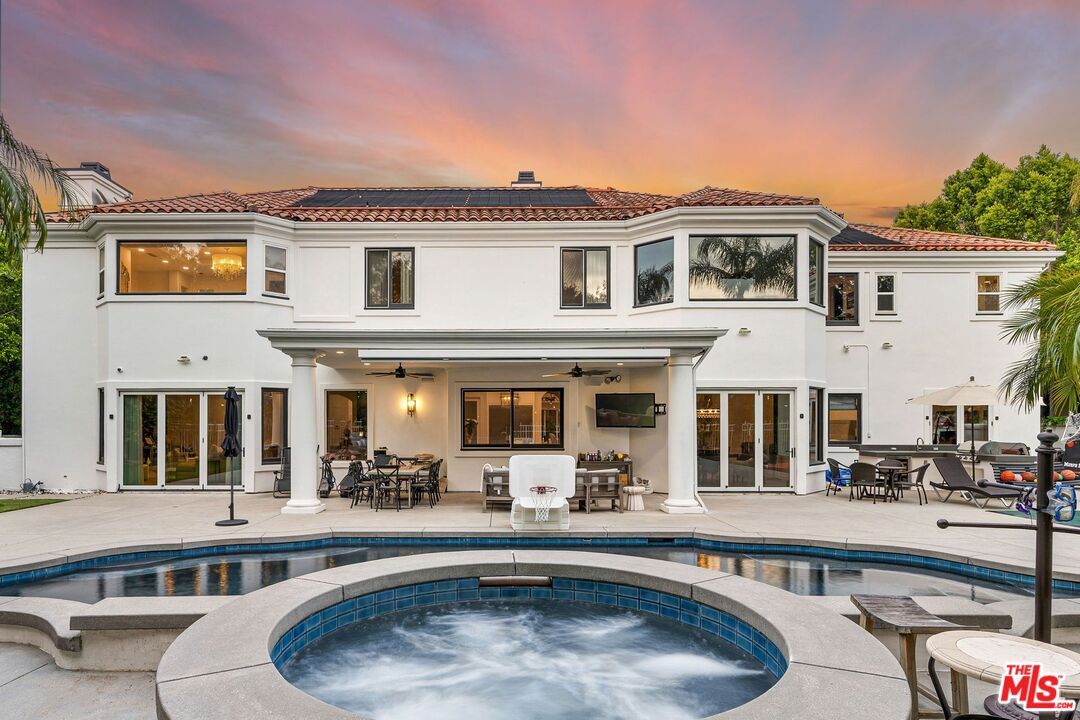 5623 Manley Ct
