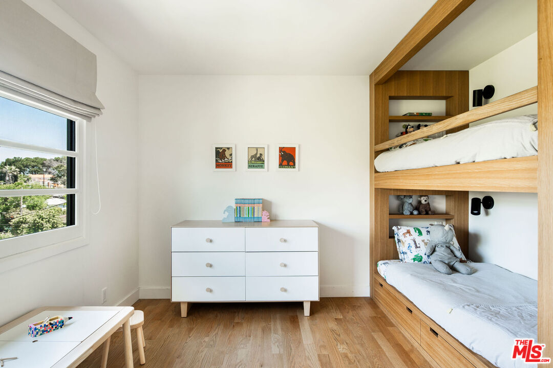4666 Nob Hill Dr