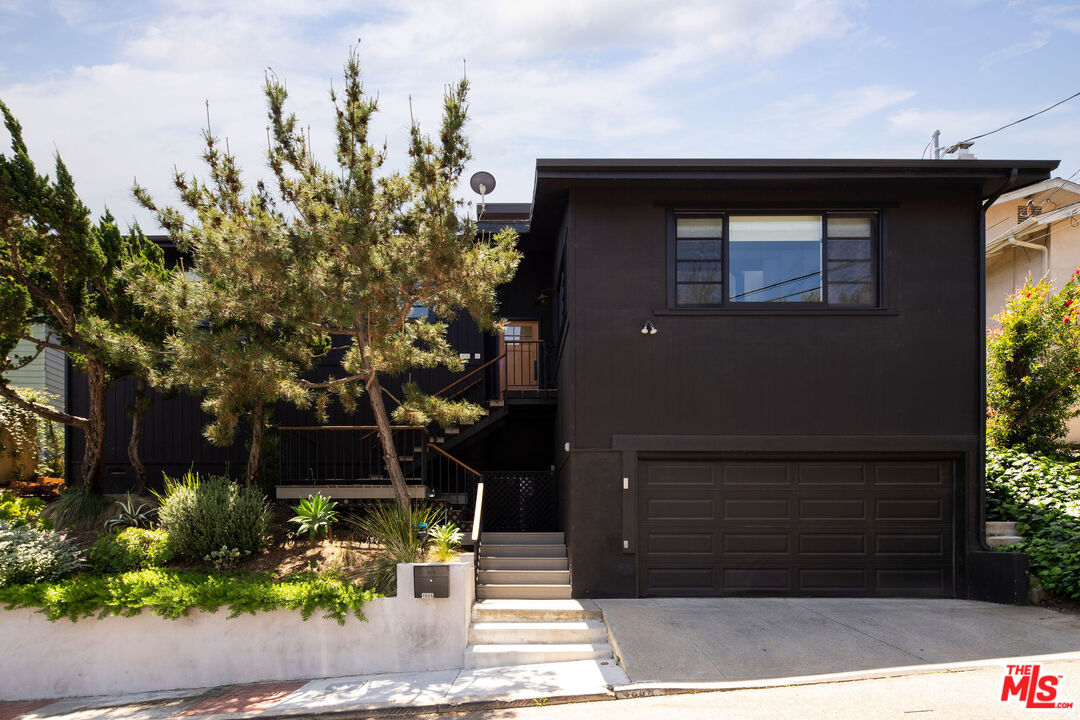 4666 Nob Hill Dr