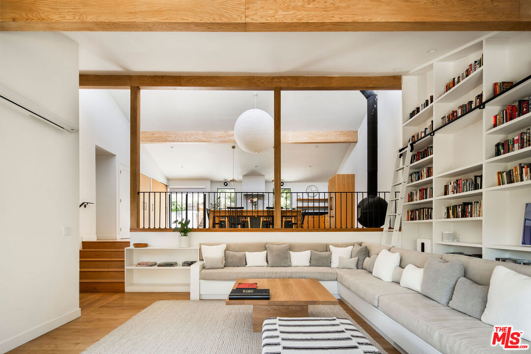 4666 Nob Hill Dr