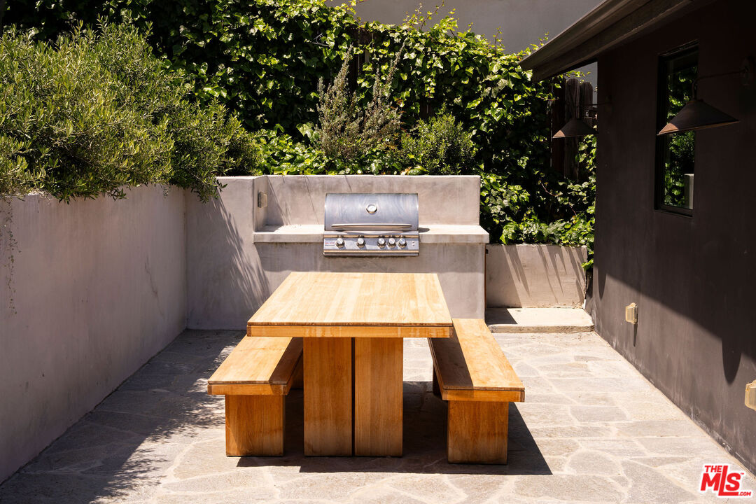 4666 Nob Hill Dr