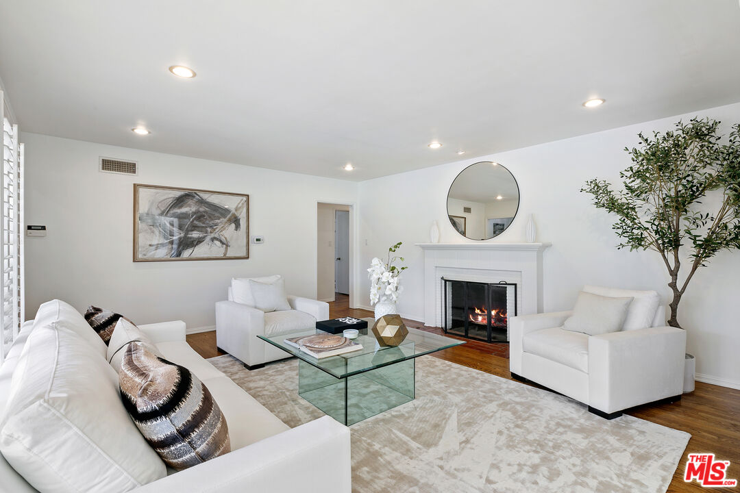 Van Nuys, CA, 91401