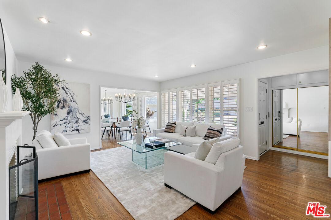 Van Nuys, CA, 91401