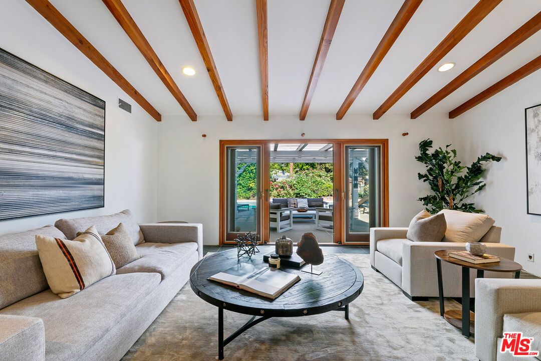 Van Nuys, CA, 91401