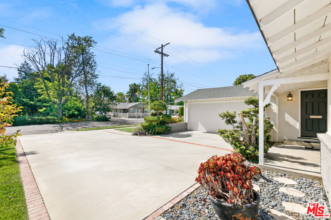 Van Nuys, CA, 91401