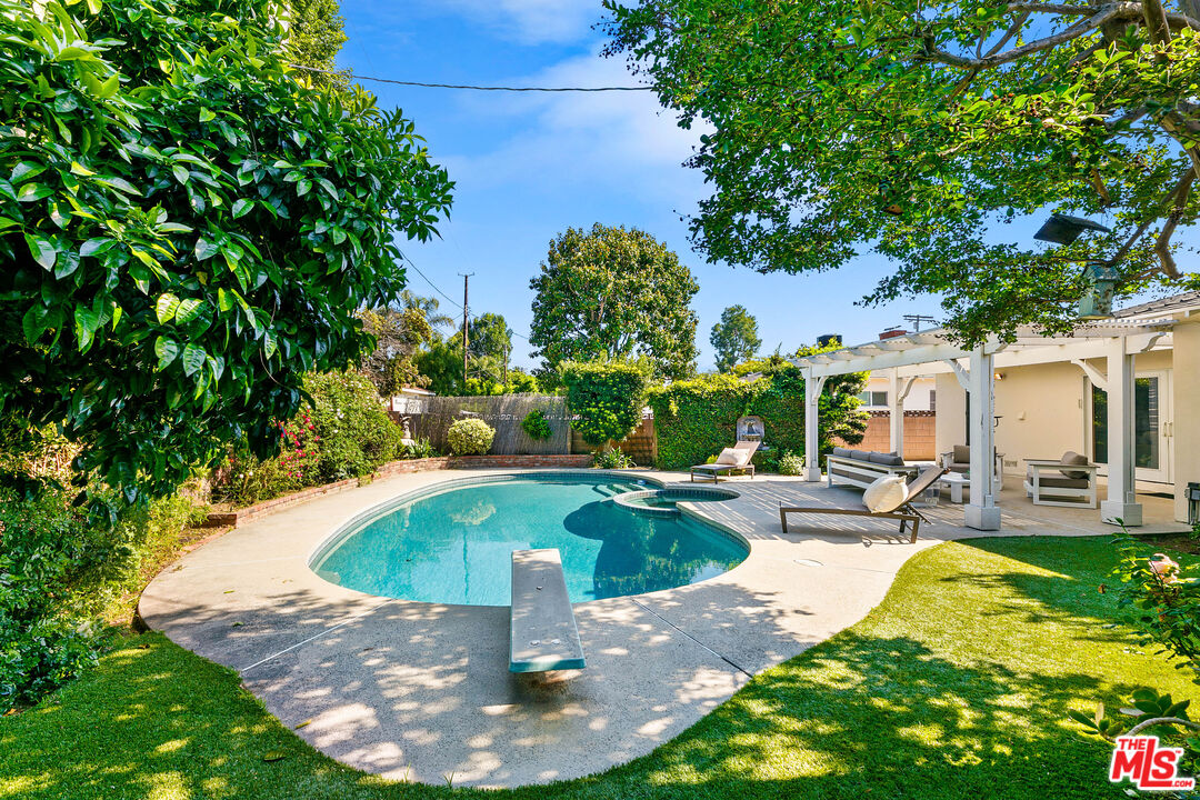 Van Nuys, CA, 91401