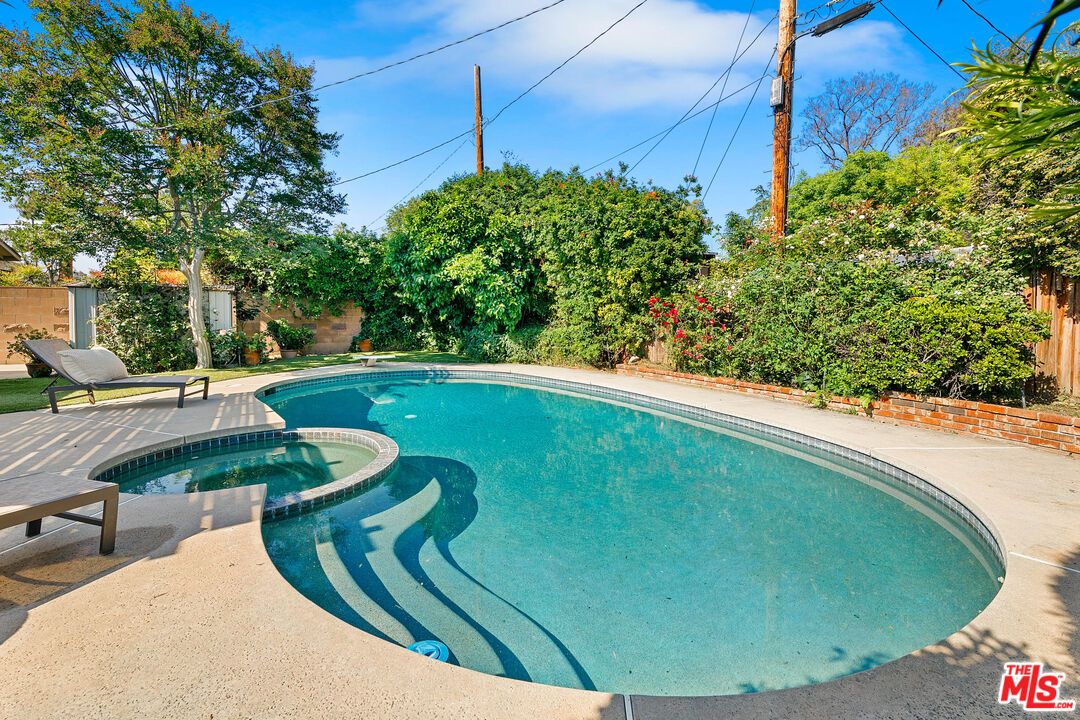 Van Nuys, CA, 91401