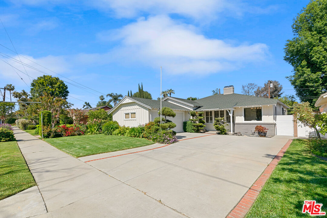 Van Nuys, CA, 91401