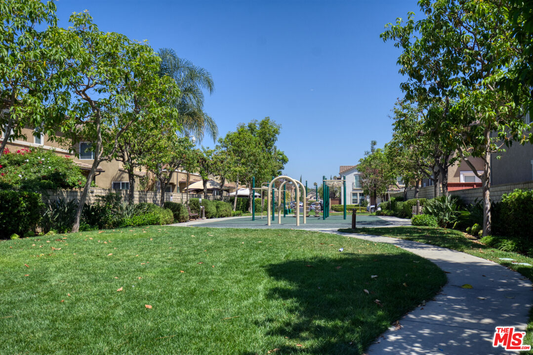 Inglewood, CA, 90305