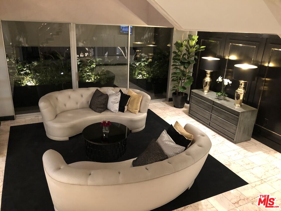 West Hollywood, CA, 90069