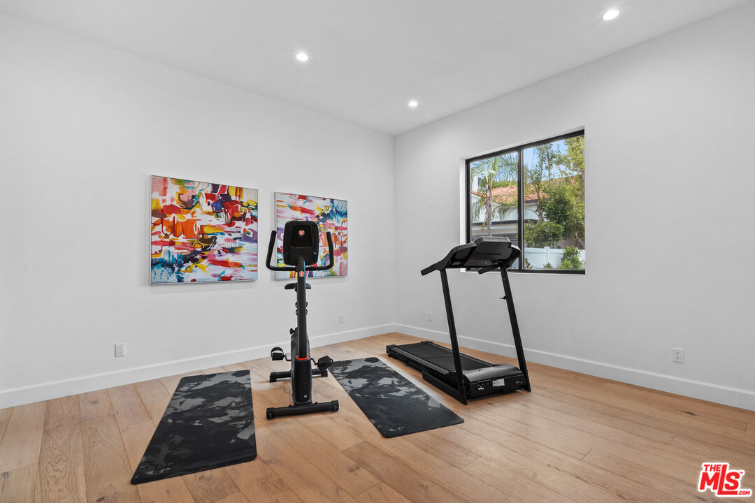 Sherman Oaks, CA, 91423