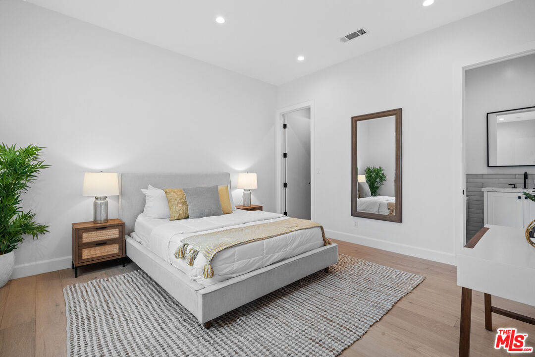 Sherman Oaks, CA, 91423
