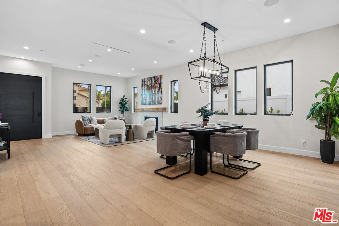 Sherman Oaks, CA, 91423