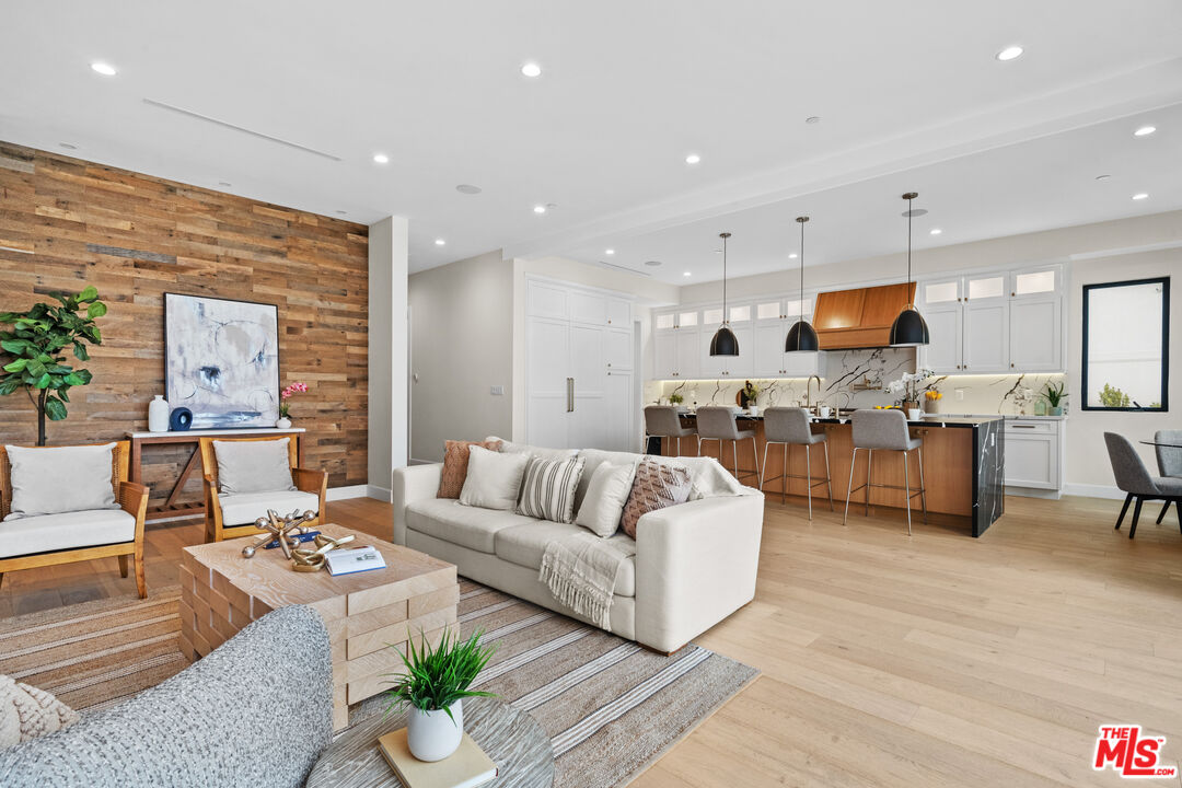Sherman Oaks, CA, 91423