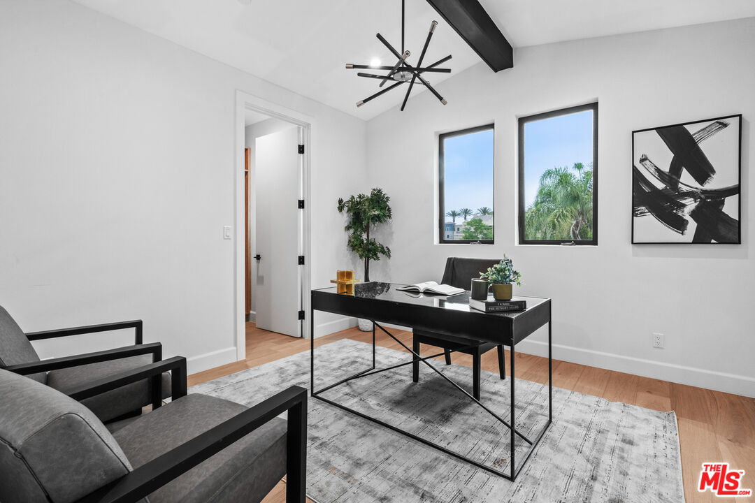 Sherman Oaks, CA, 91423