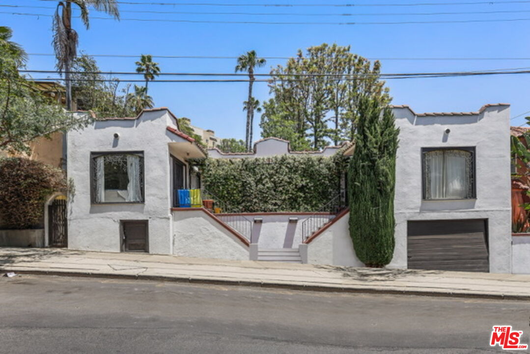 3043 BERKELEY AVE