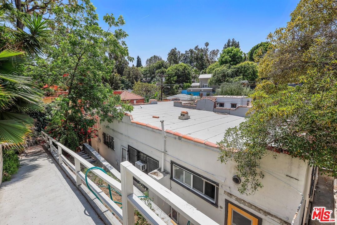 3043 BERKELEY AVE