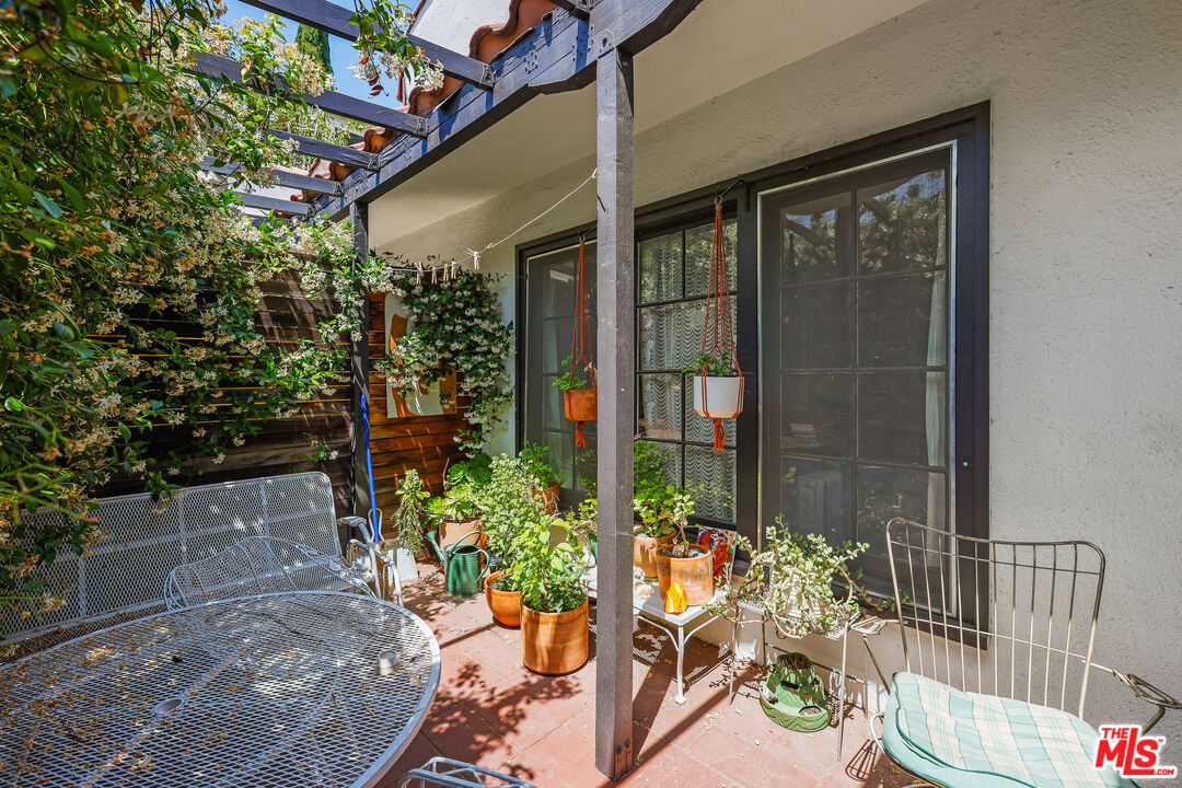 3043 BERKELEY AVE