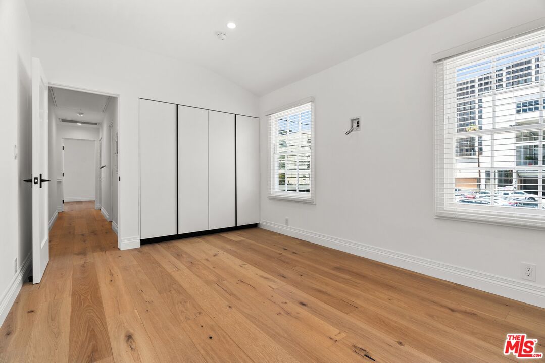 133 S Linden
