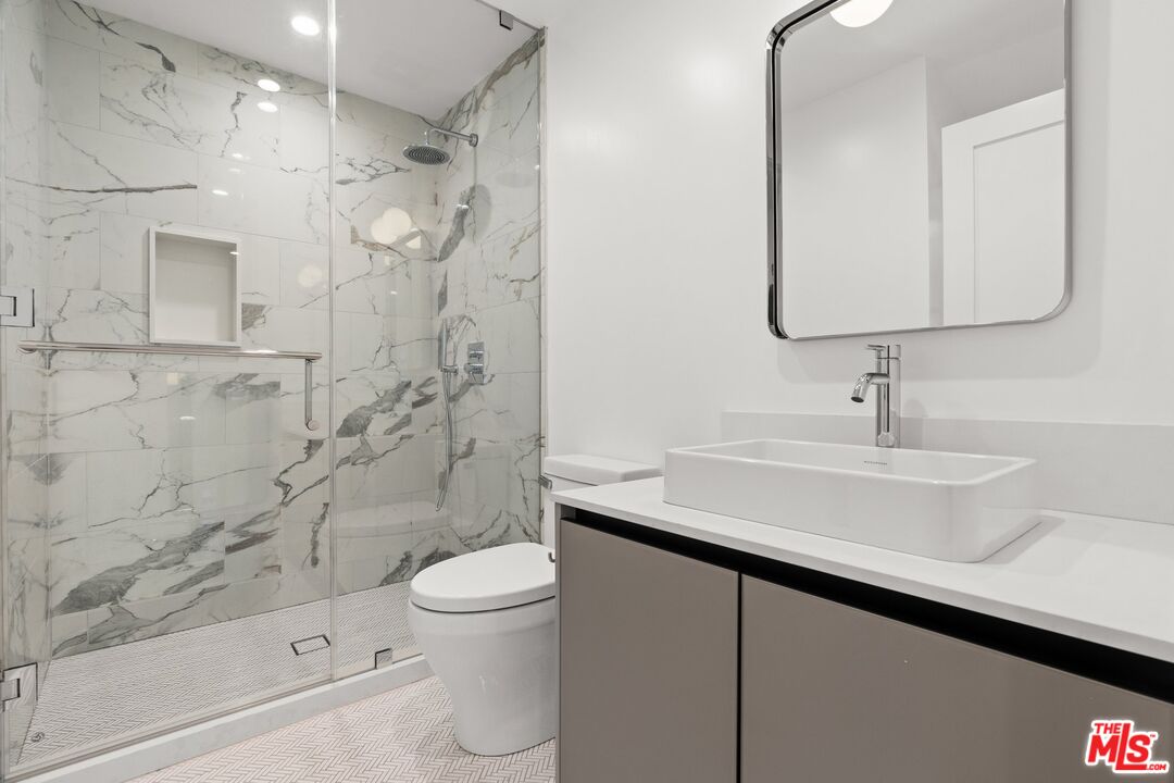 133 S Linden