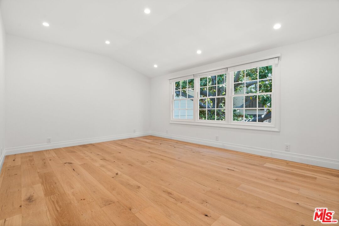 133 S Linden