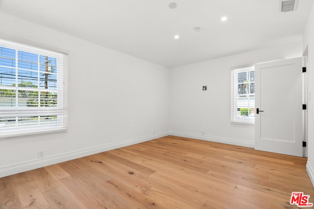 133 S Linden