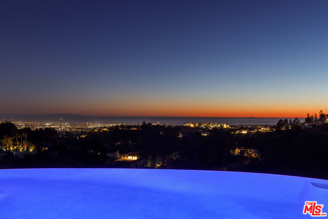 Los Angeles, CA, 90077