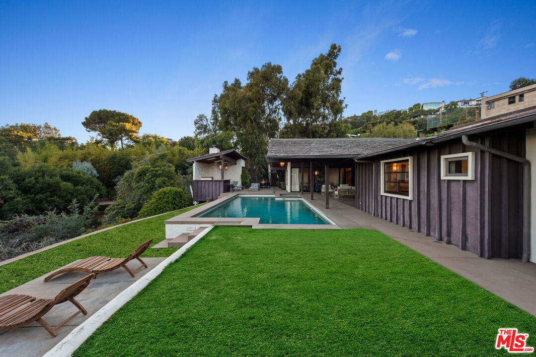 Amazing "Cliff May" Architectural Showpiece