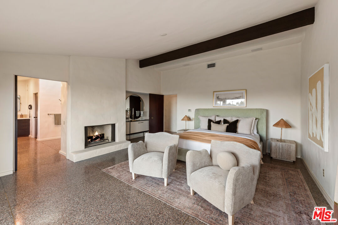 Amazing "Cliff May" Architectural Showpiece