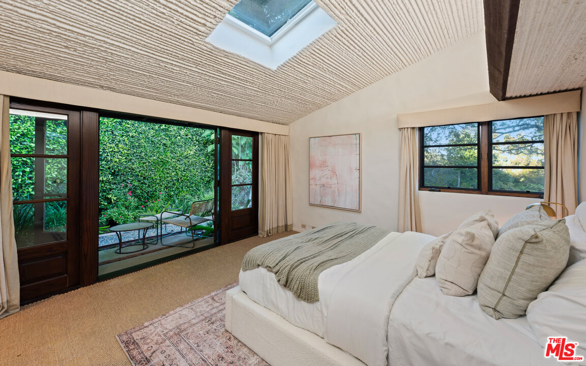 Amazing "Cliff May" Architectural Showpiece