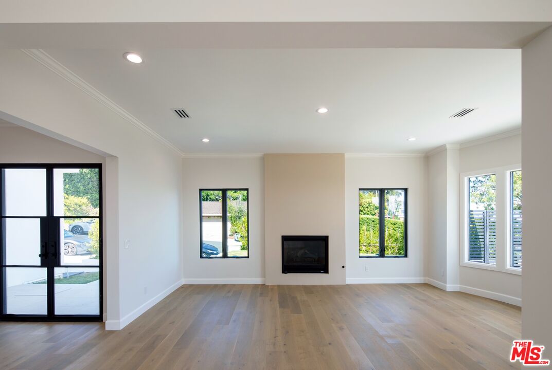 Pacific Palisades, CA, 90272