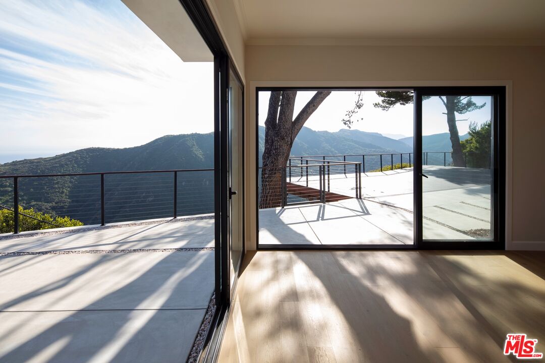Pacific Palisades, CA, 90272