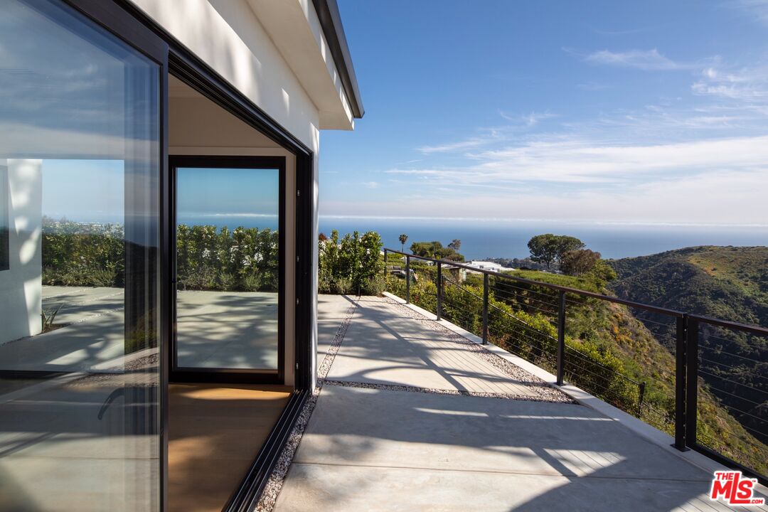 Pacific Palisades, CA, 90272