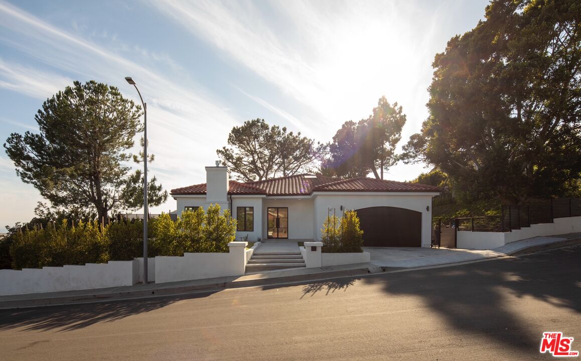Pacific Palisades, CA, 90272