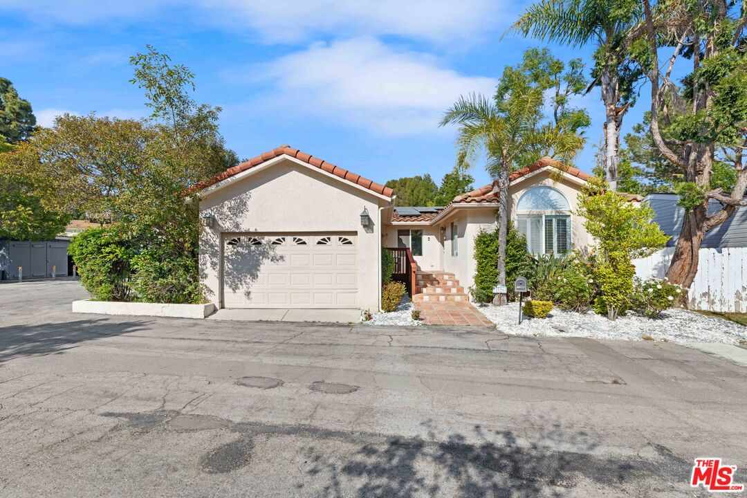 Topanga, CA, 90290