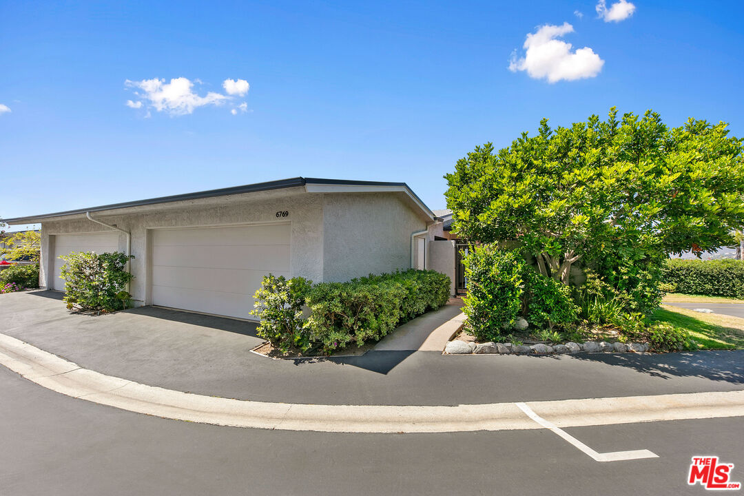 6769 Shearwater Ln