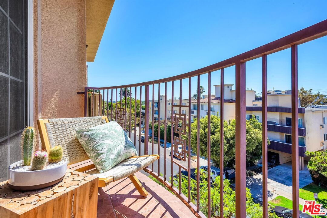 1932 Pelham Ave Unit: 401