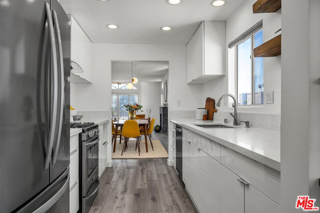 1932 Pelham Ave Unit: 401