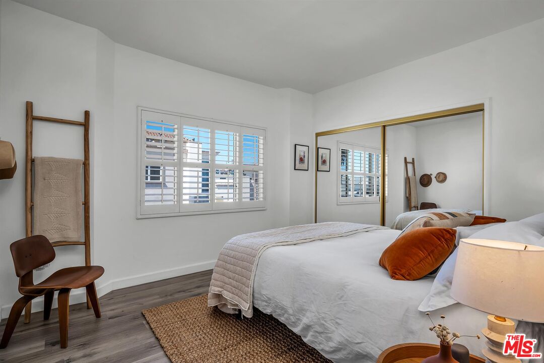 1932 Pelham Ave Unit: 401