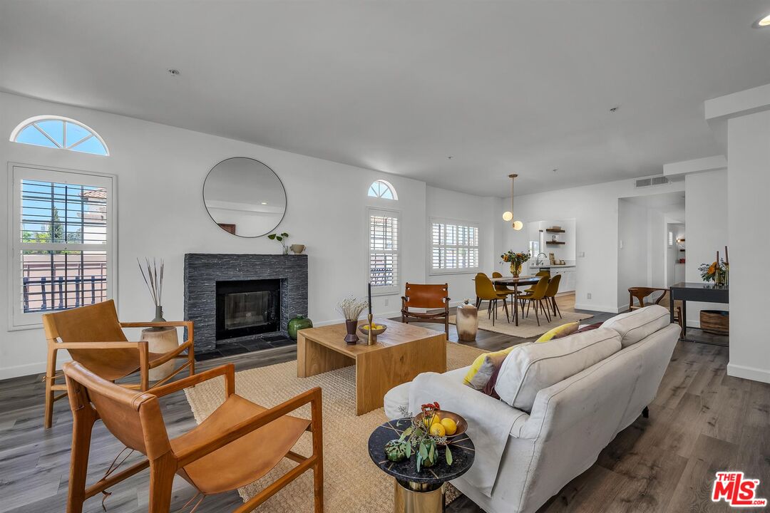 1932 Pelham Ave Unit: 401