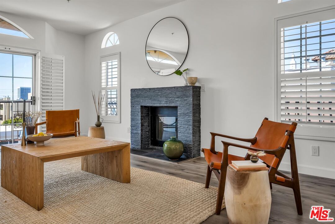 1932 Pelham Ave Unit: 401