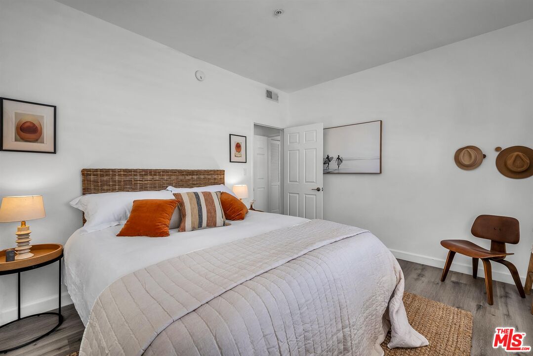 1932 Pelham Ave Unit: 401