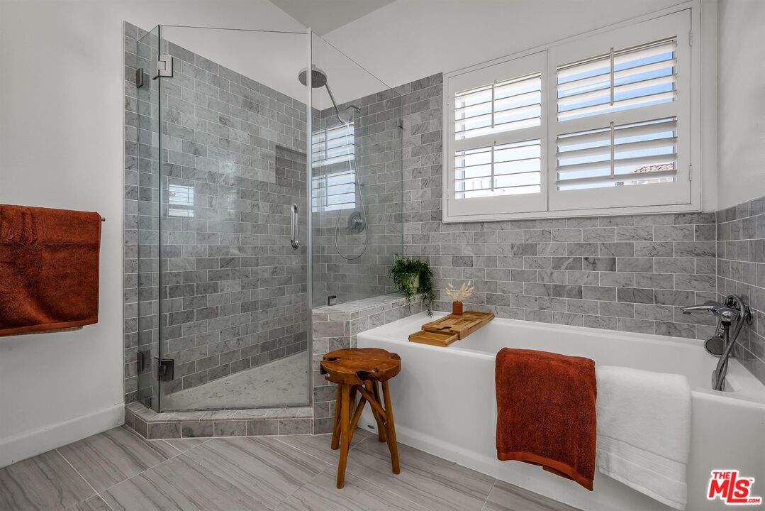 1932 Pelham Ave Unit: 401