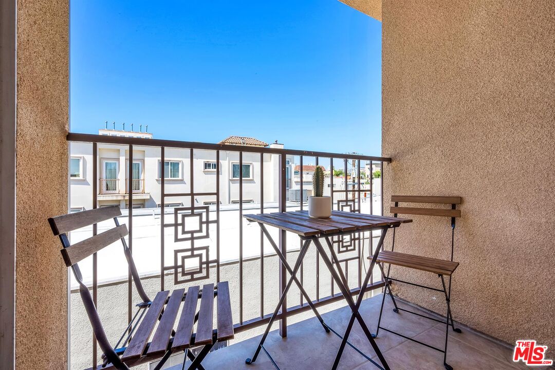 1932 Pelham Ave Unit: 401