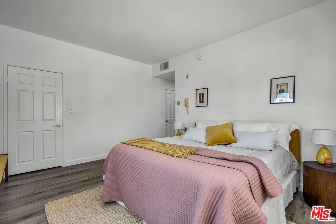 1932 Pelham Ave Unit: 401