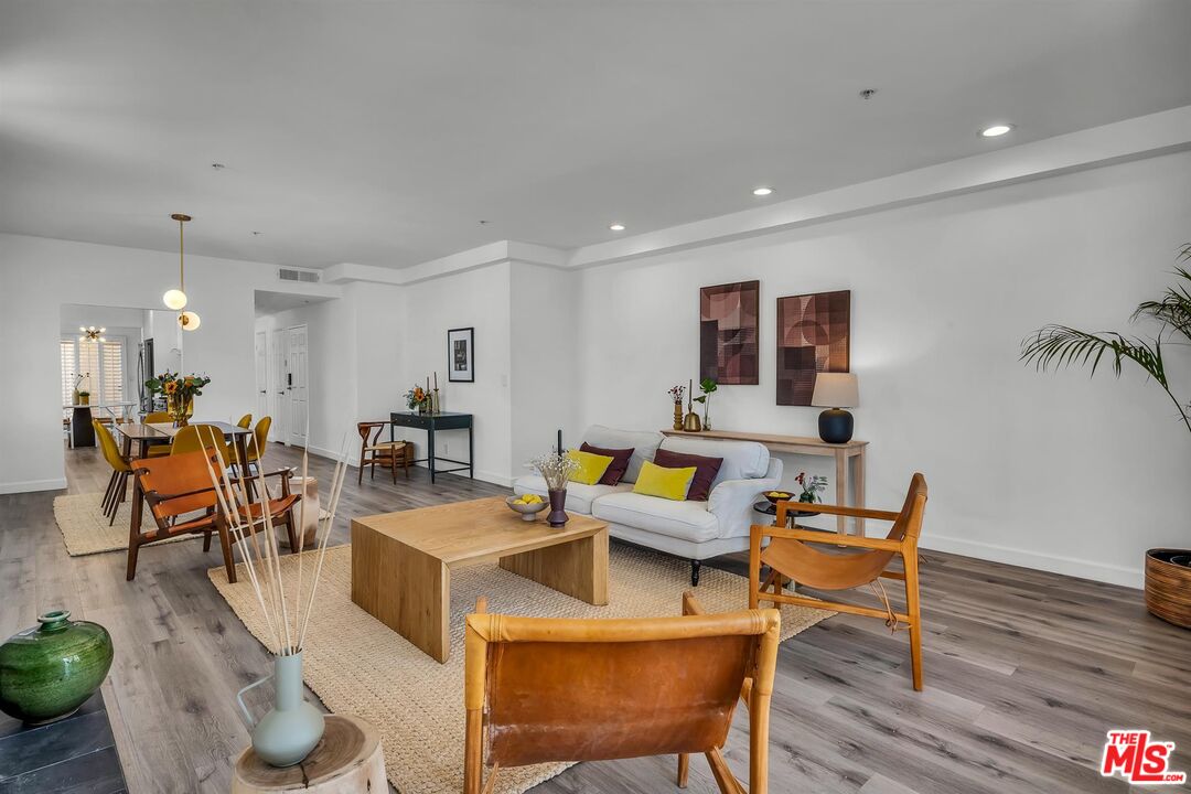 1932 Pelham Ave Unit: 401