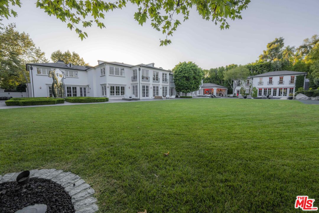 200 S Mapleton Dr