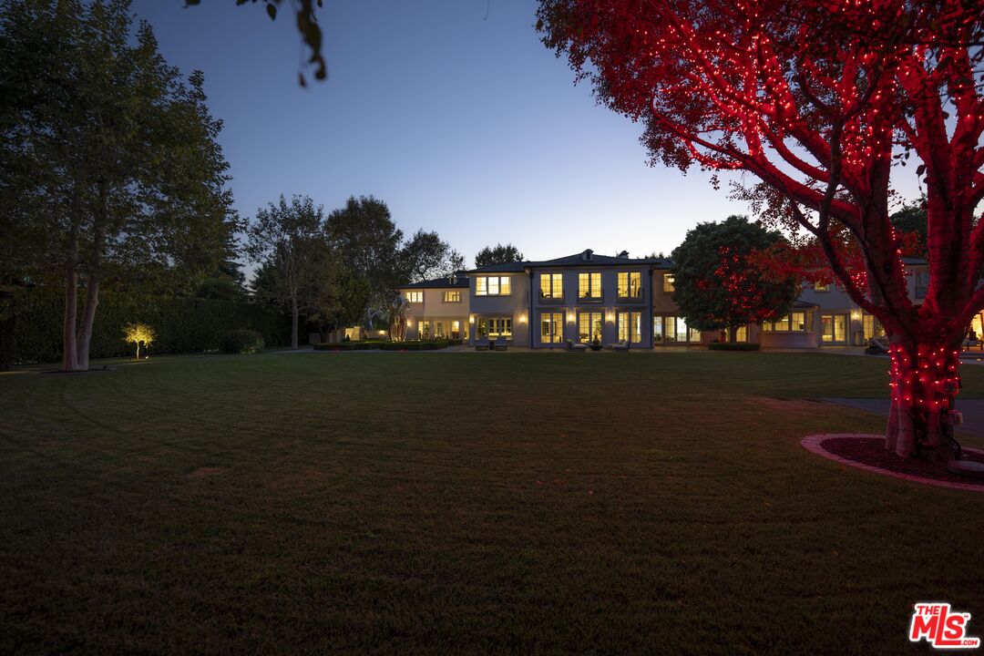 200 S Mapleton Dr