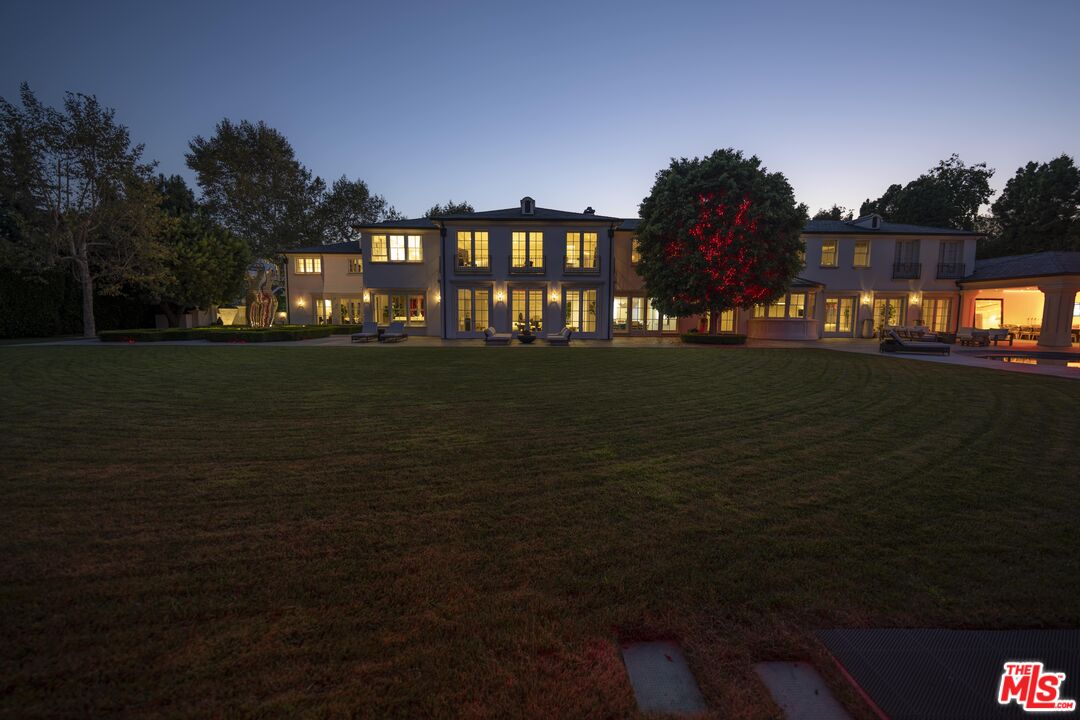 200 S Mapleton Dr