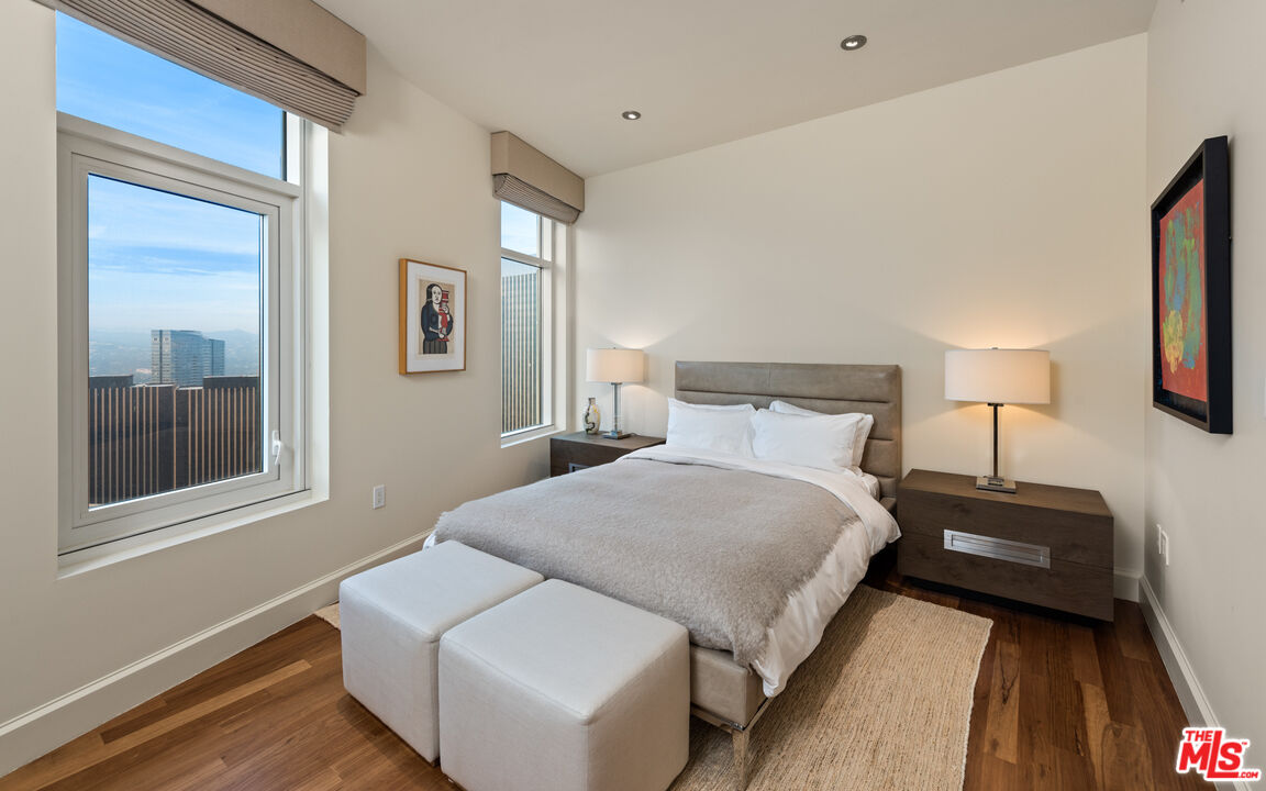 Exudes Luxury and Glamour